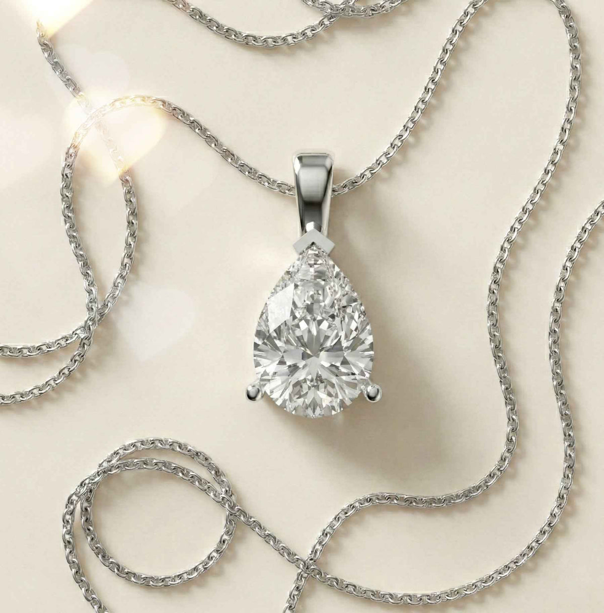 Éclat Pendant - Sterling Silver Rhodium Plated Moissanite Pendant